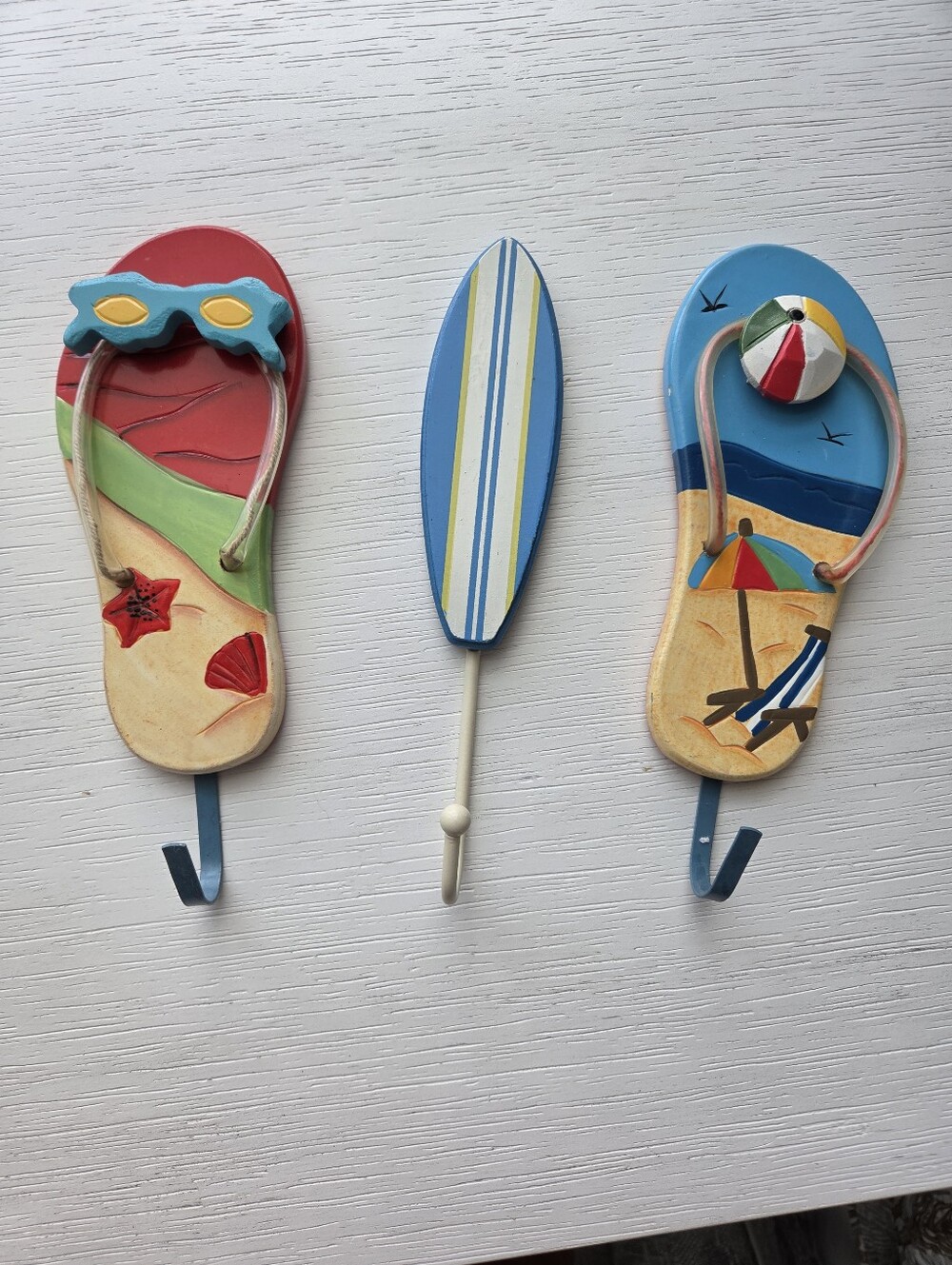 Kids Beach Flip-Flop Wall Hooks & Blue & White SurfBoard Hook